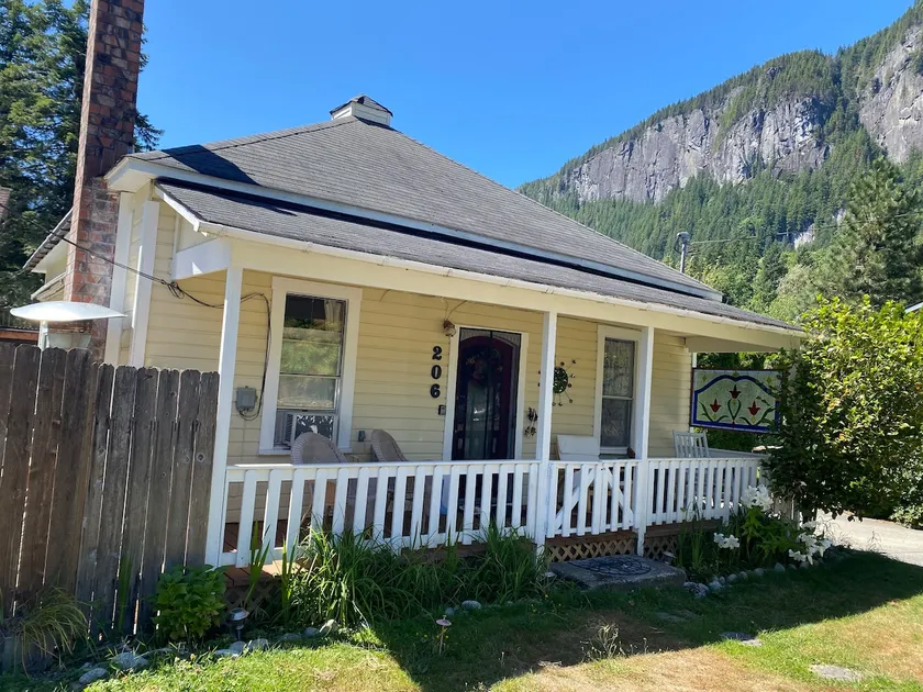 Cozy Index Cottage*Close To Hiking* - Image 1