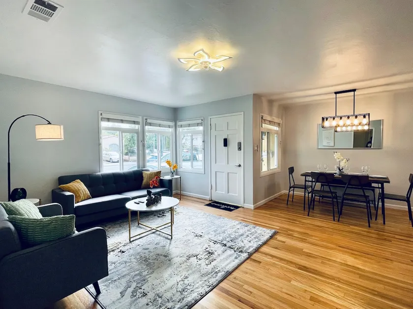 205-Central Cozy 3B1b home in San Mateo/garage parking - Image 1
