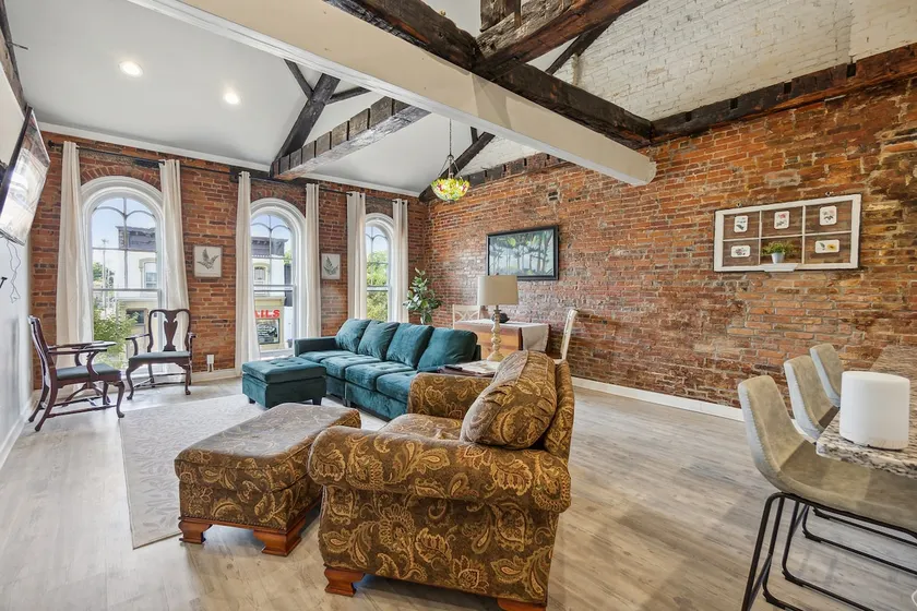 Rosie's Loft - Image 1