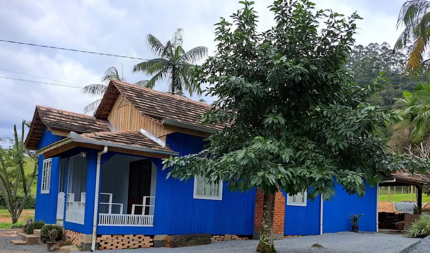 Casa Azul - Encantos do Enxaimel Accommodation - Image 1