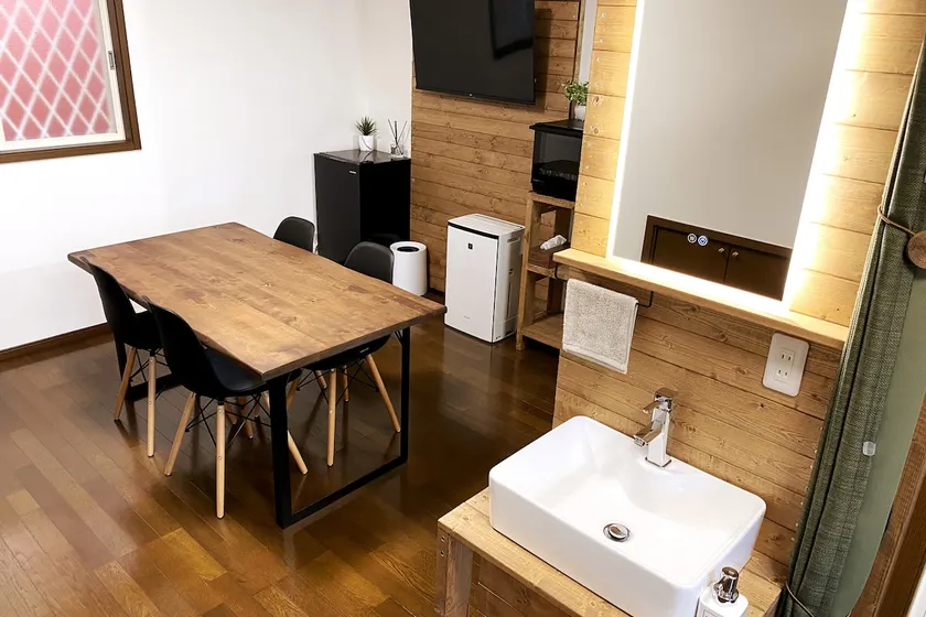 A private villa with a covered terrace where you can BBQ and BBQ empty-handed, 5 minutes to Lake Biwa, 7 minutes to Mt. Biwako Hakodate - Image 1