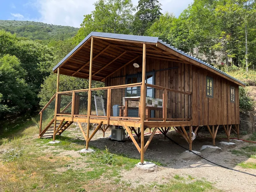 Chalet on stilts in nature, 600 m above sea level - Image 1