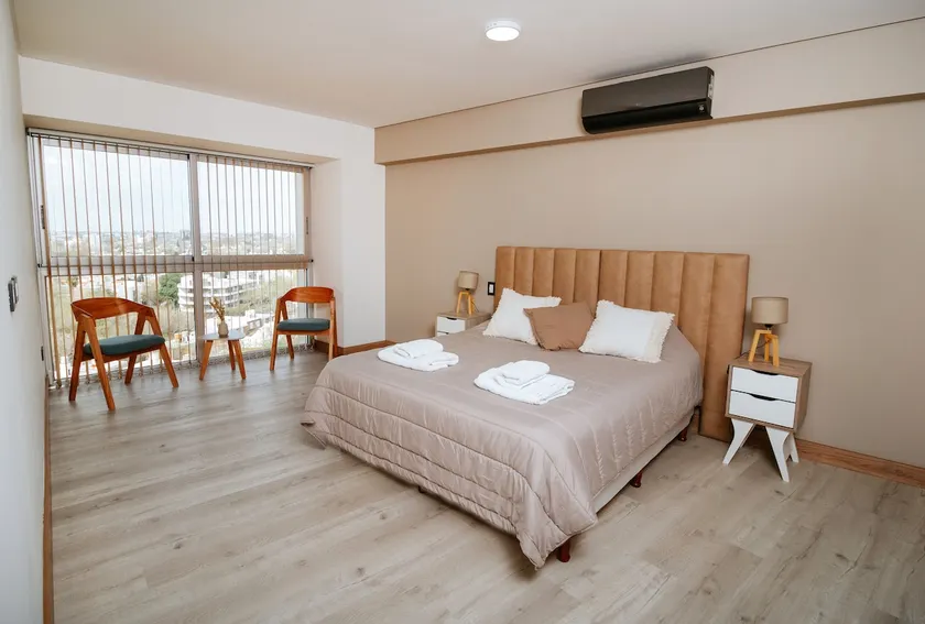 Luxurious apartment with amenities - Image 1