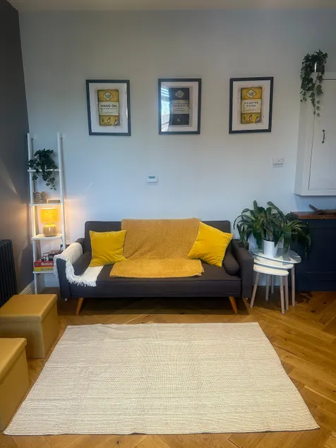 The Annexe at Crown House - Image 1
