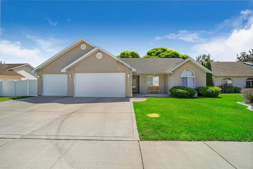 Near St. Luke’s, 4 BR, 3 car garage - Image 1