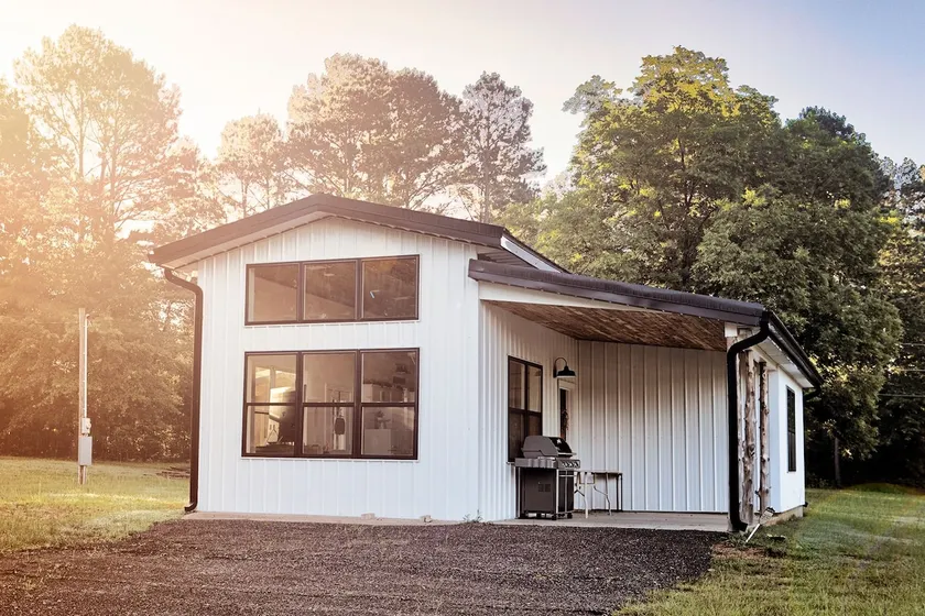 Magnolia Farmhouse | Relax w/ King Bed & Wi-Fi - Image 1