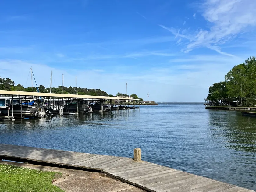Sail Away-LakeLivingston 2br - Image 1