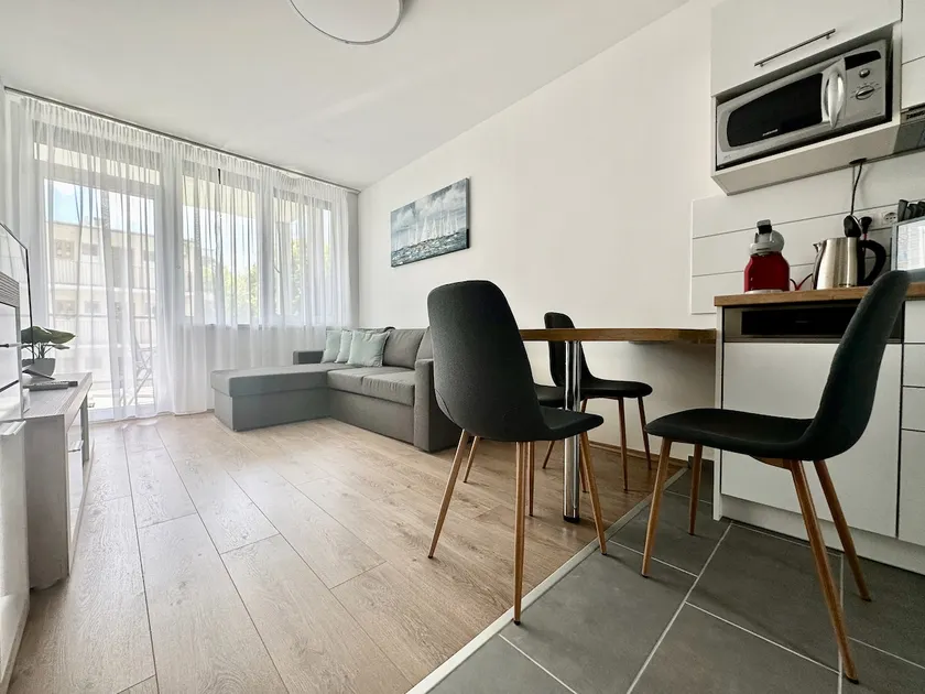 Zamárdi One Bedroom Apartment by Hi5 Apartments - Image 1