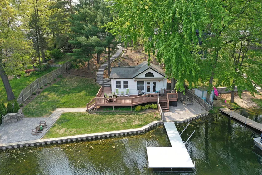 Perfect Lakeside Cottage - Image 1