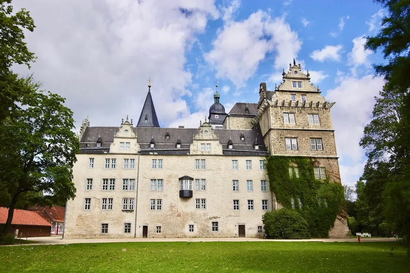 Living by the castle - Image 1