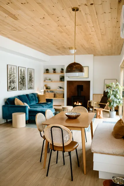 Riverfront Cottage +Priv. Hot Tub/25 min to Sydney - Image 1