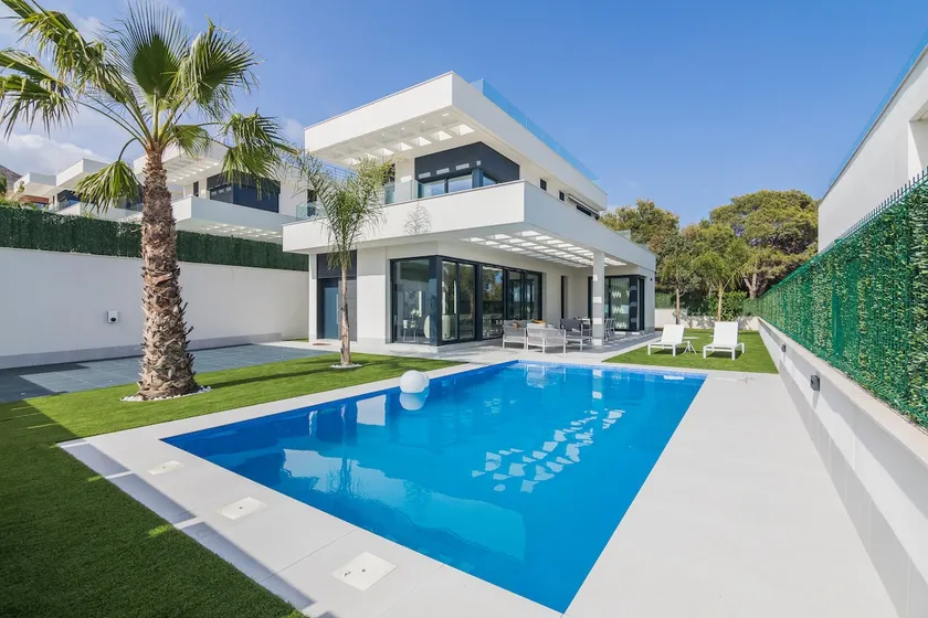 New Villa with Private Salt Water Pool. - Image 1