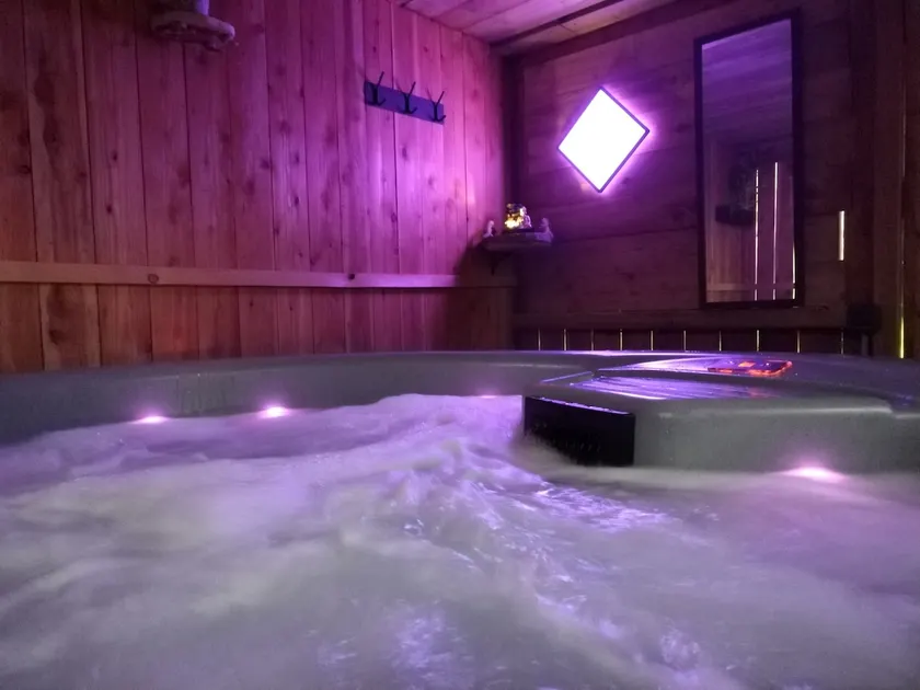 Chalet moderne, Jacuzzi & Cinéma - Image 1