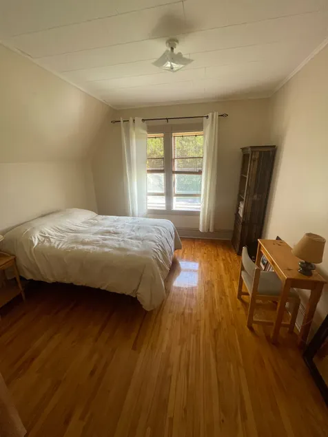 2 bdrm apt near trail - Image 1