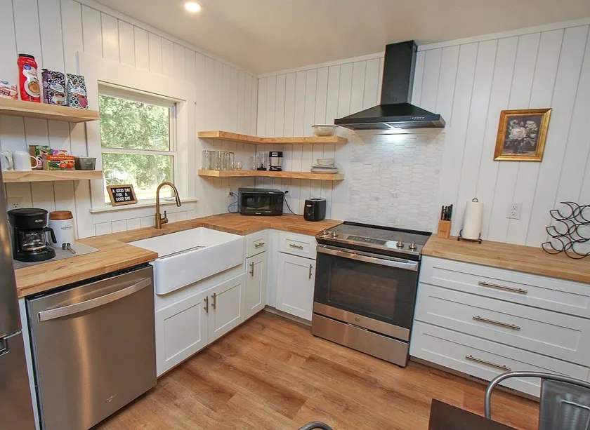 Charming and cozy cottage in Davidson, NC - Image 1