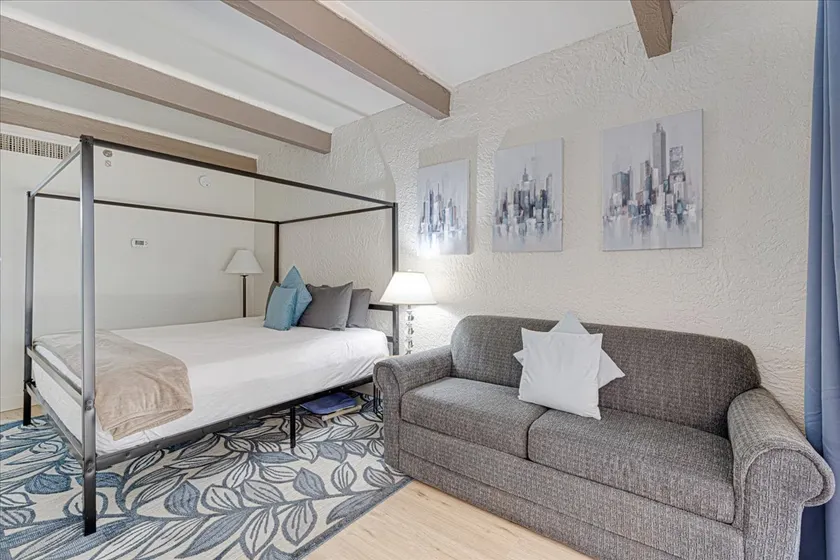 Beautiful King Suite w/Exclusive Resort Pool Pass! - Image 1