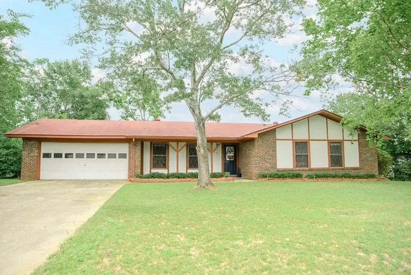 Peaceful 3BR/2BA Near EVERYTHlNG - Image 1
