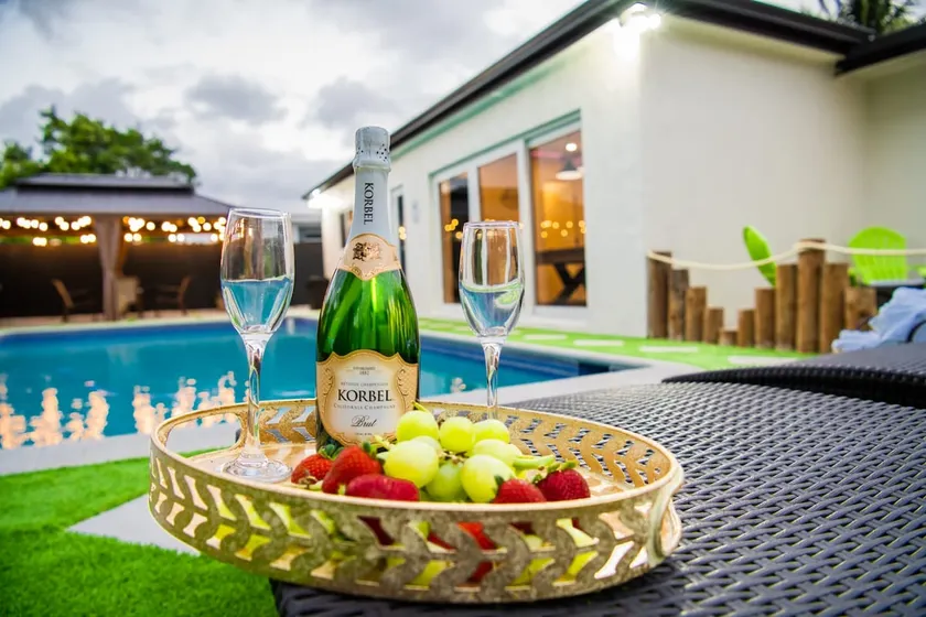 Luxury Stay Villa, 15 min to Beach w/ Heated Pool - Image 1