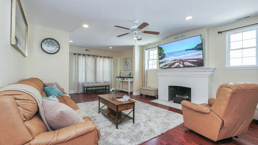Ventnor City Beach House With Parking Apartment 2 - Image 1