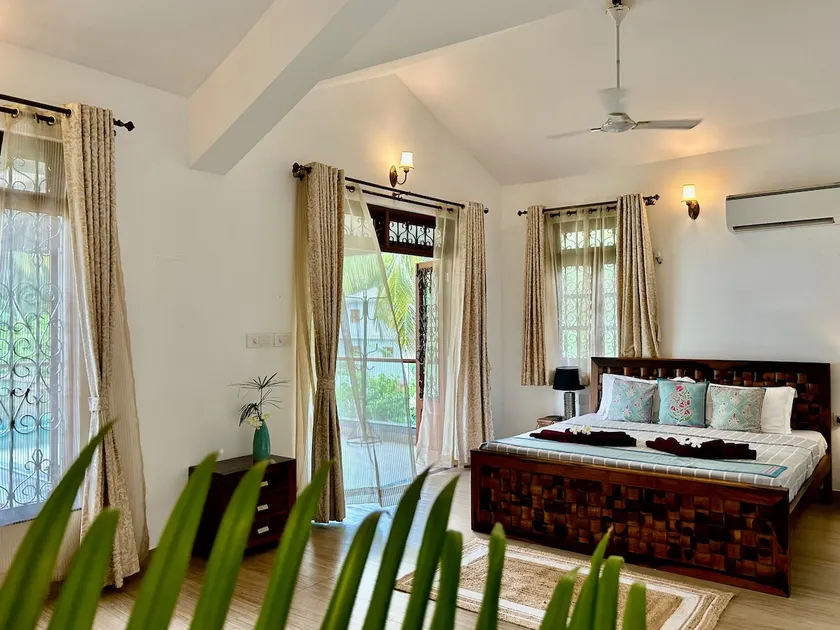 Sun-kissed Emerald 4 bedroom villa - Image 1