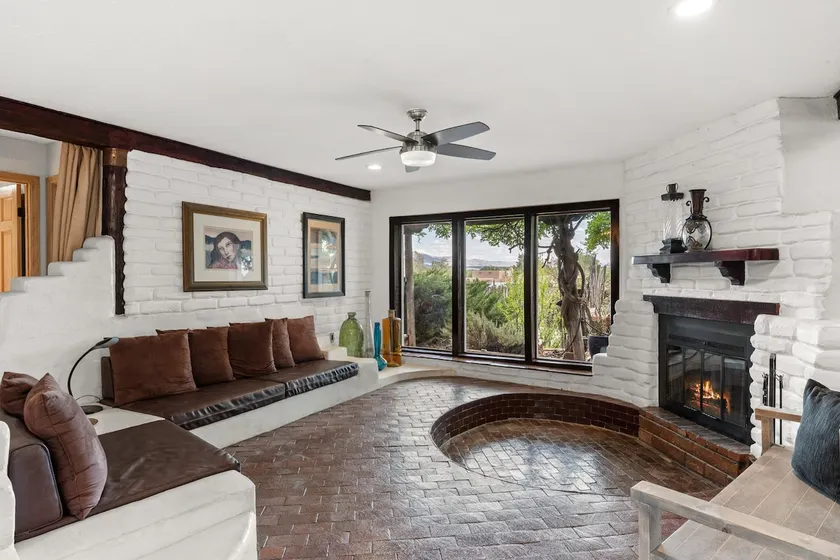 Corrales Adobe Estate for family gatherings - Image 1
