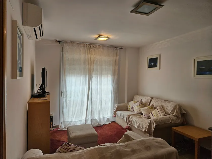 Centrally located apartment in Alcalá. - Image 1