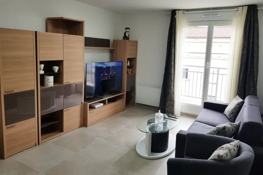 Luxurious apartment close to Disneyland and Paris - Image 1