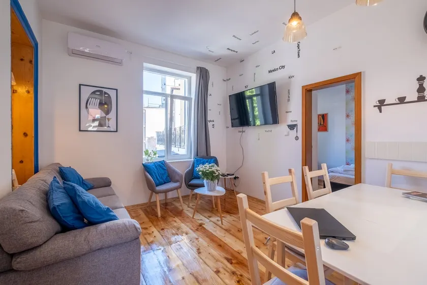 3BR City Centre | Sleeps 9 | 2 Baths + Terrace - Image 1
