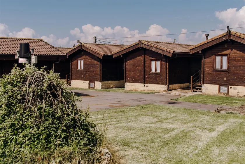 Bungalow - Image 1