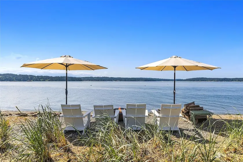 Driftwood Landing - A Luxury Beachfront Cottage - Image 1