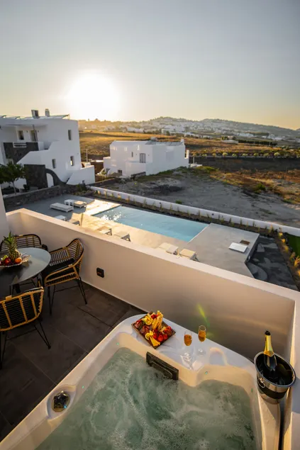 Bonsai Panoramic Suite No. 4 – Private Jacuzzi & Pool - Image 1