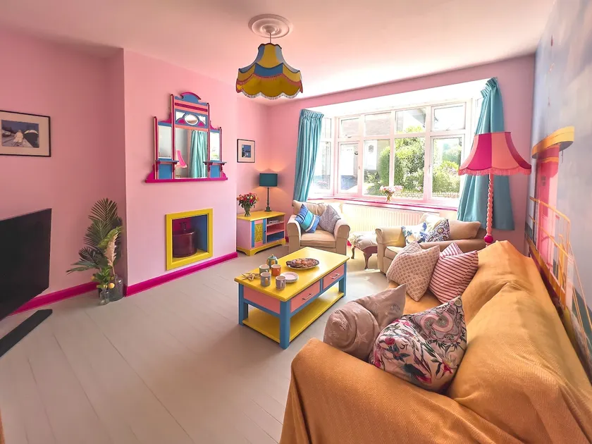 Aqua - Fun, Colourful & Bright - Image 1