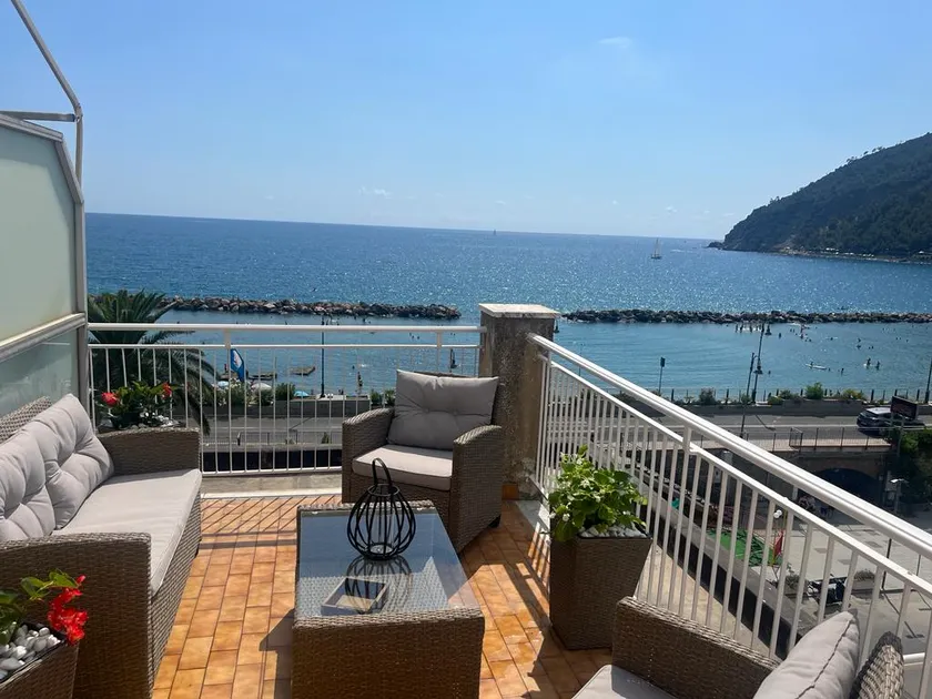 Penthouse between sky and sea - Image 1