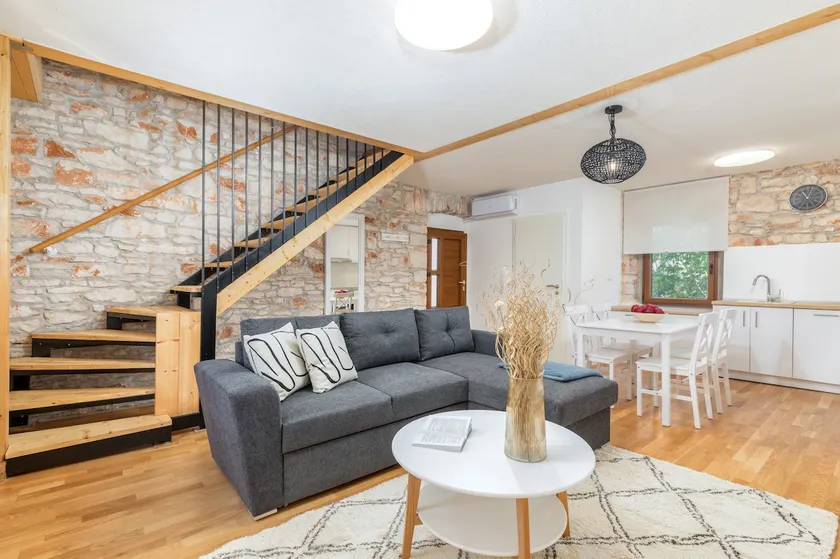 New renovated old stone house - Image 1