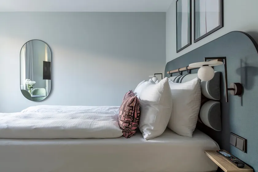 Numa | Medium Studio w/ Kitchenette & Single Bed - Image 1