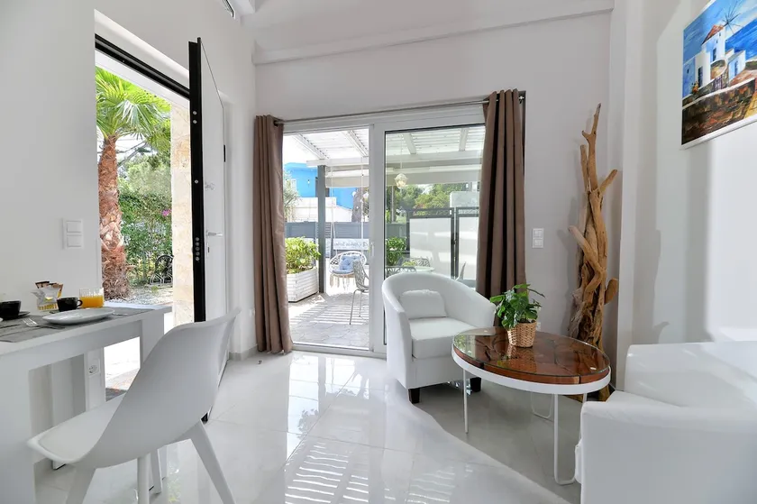 Maisonette 24h Free Airport Shuttle| Alekos Suites - Image 1