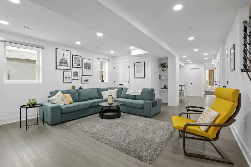 Modern Cozy Suite | Free Parking | Mins to Metro - Image 1