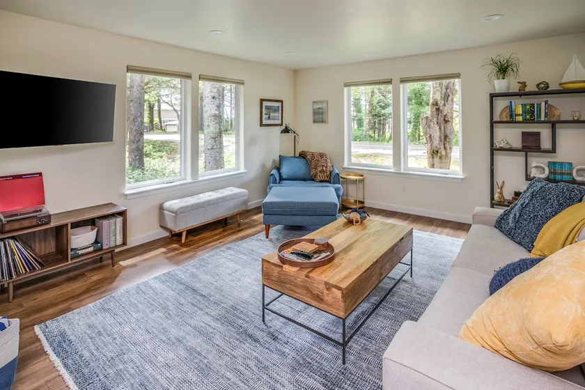 Quaint Bungalow w/ Beach Access - Image 1