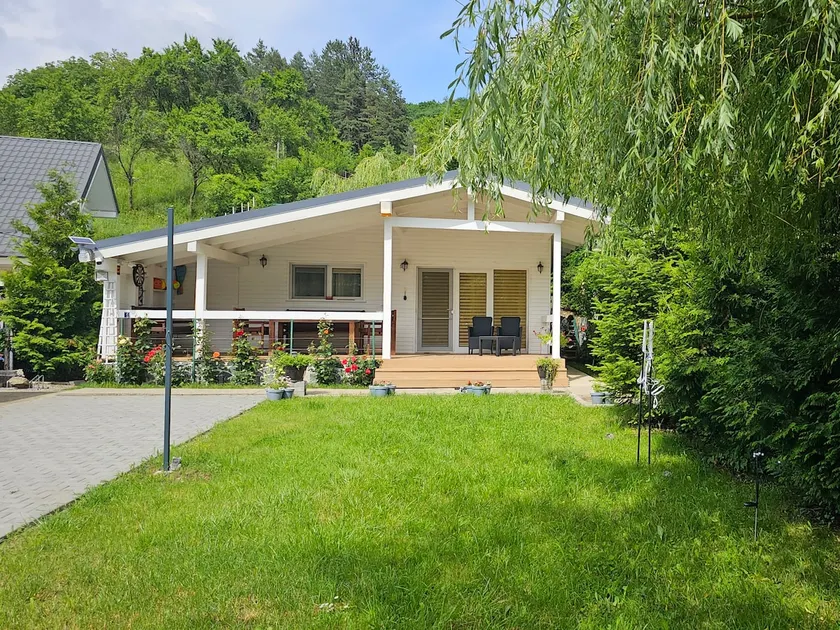 WHITE HOUSE, Vidraru 1 - Image 1