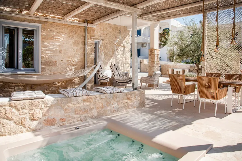 TERRA E SOLE spa suite Aegina - Image 1