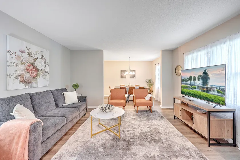 Charleston Lux w/King Bed&Games! - Image 1