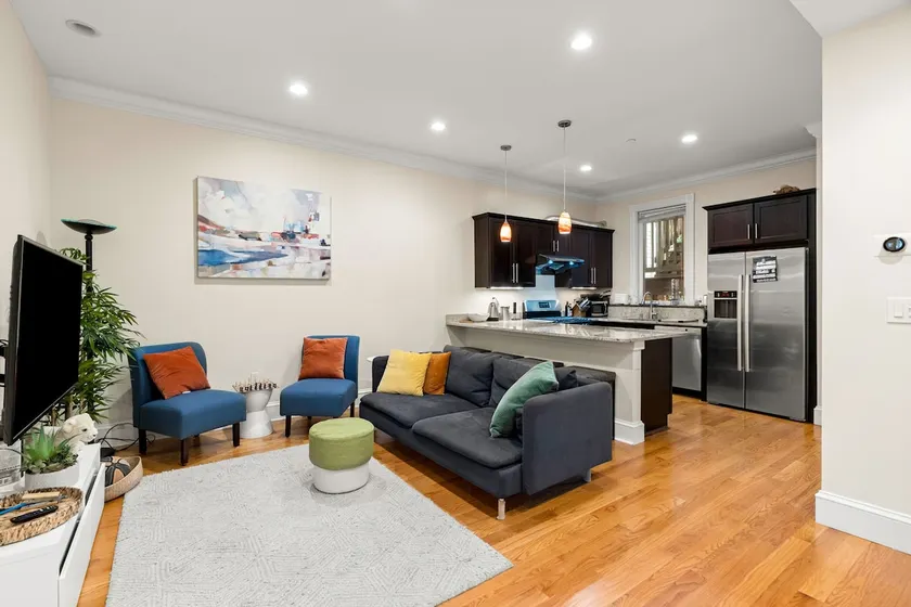 Luxury 4BR near Harvard/MIT w/ King Beds+Parking! - Image 1
