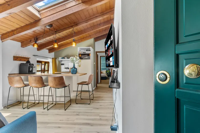 Exclusive Newly Renovated - Great for Families - Image 1
