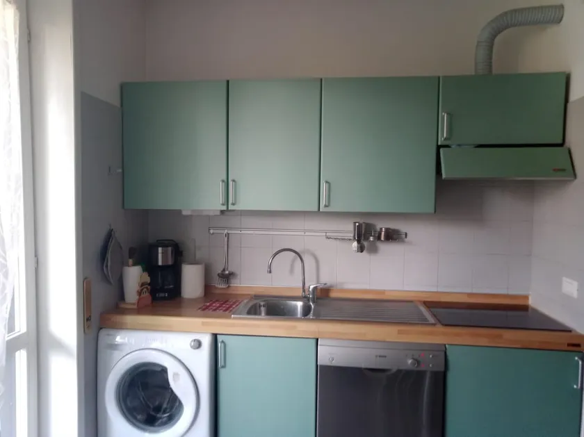 Two-room apartment on the third floor, Canalina area in Reggio E. - Image 1