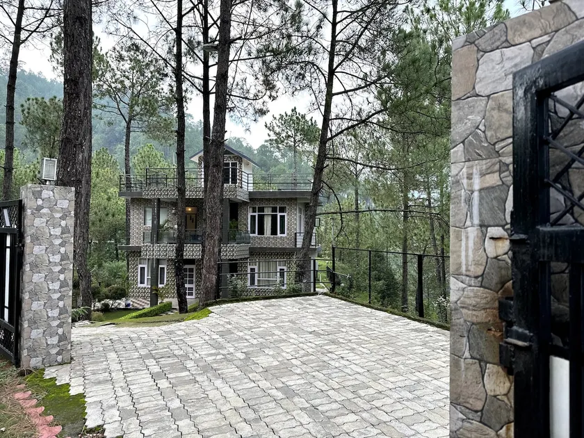Pine Villa in the woods by Zen Den| Lawn| Hammock - Image 1