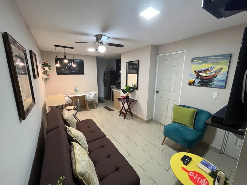 Cozy 2 Bed 2 Bath Equipped Place - Image 1