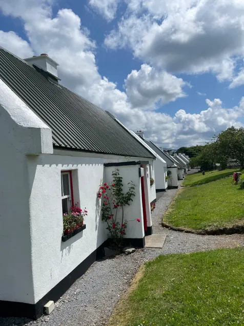 No 7 Traditional Cottage in Tullycross village - Image 1
