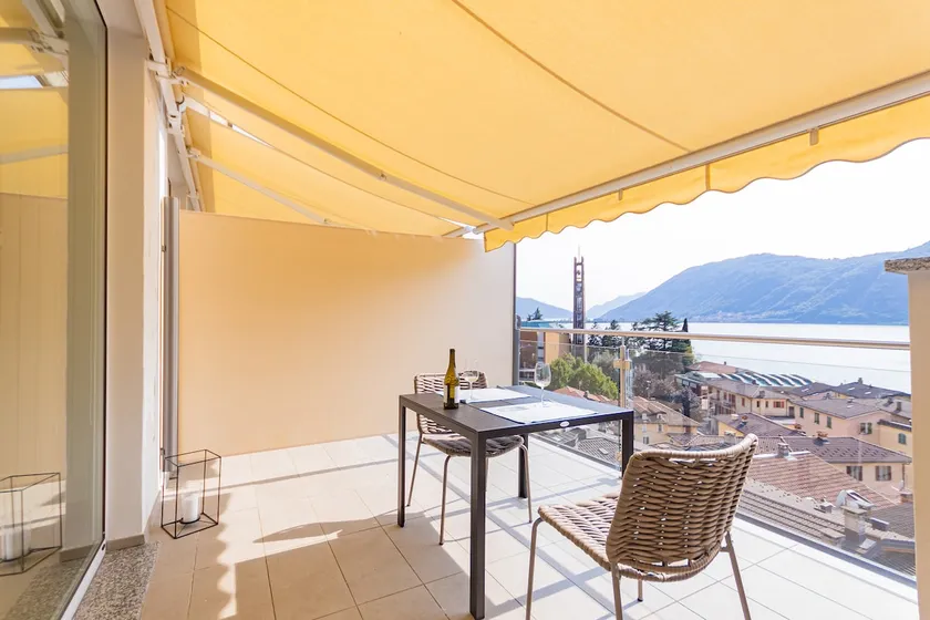 Casa Elea_ Panoramic Attic in City Center - Image 1
