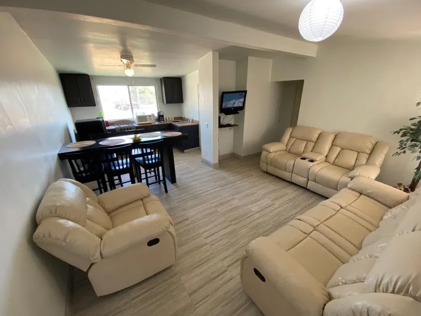 Family Apartment & Free Parking! - Image 1