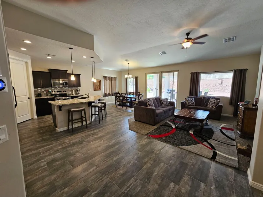 Rhinoceros Retreat 3 bed, 2 bath, and swim spa - Image 1